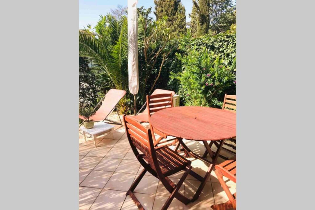 La Petite Pinede Studio Climatise Proche Plage ซานารี-ซูร์-แมร์ ภายนอก รูปภาพ