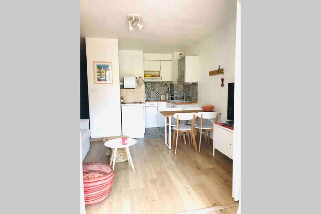 La Petite Pinede Studio Climatise Proche Plage ซานารี-ซูร์-แมร์ ภายนอก รูปภาพ
