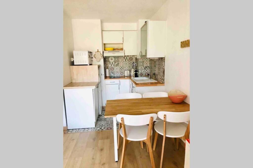 La Petite Pinede Studio Climatise Proche Plage ซานารี-ซูร์-แมร์ ภายนอก รูปภาพ