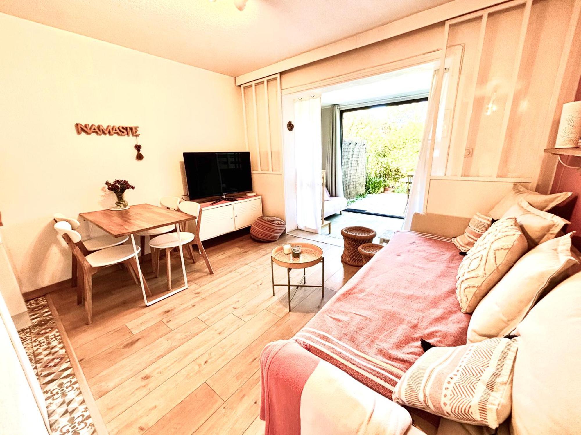 La Petite Pinede Studio Climatise Proche Plage ซานารี-ซูร์-แมร์ ภายนอก รูปภาพ