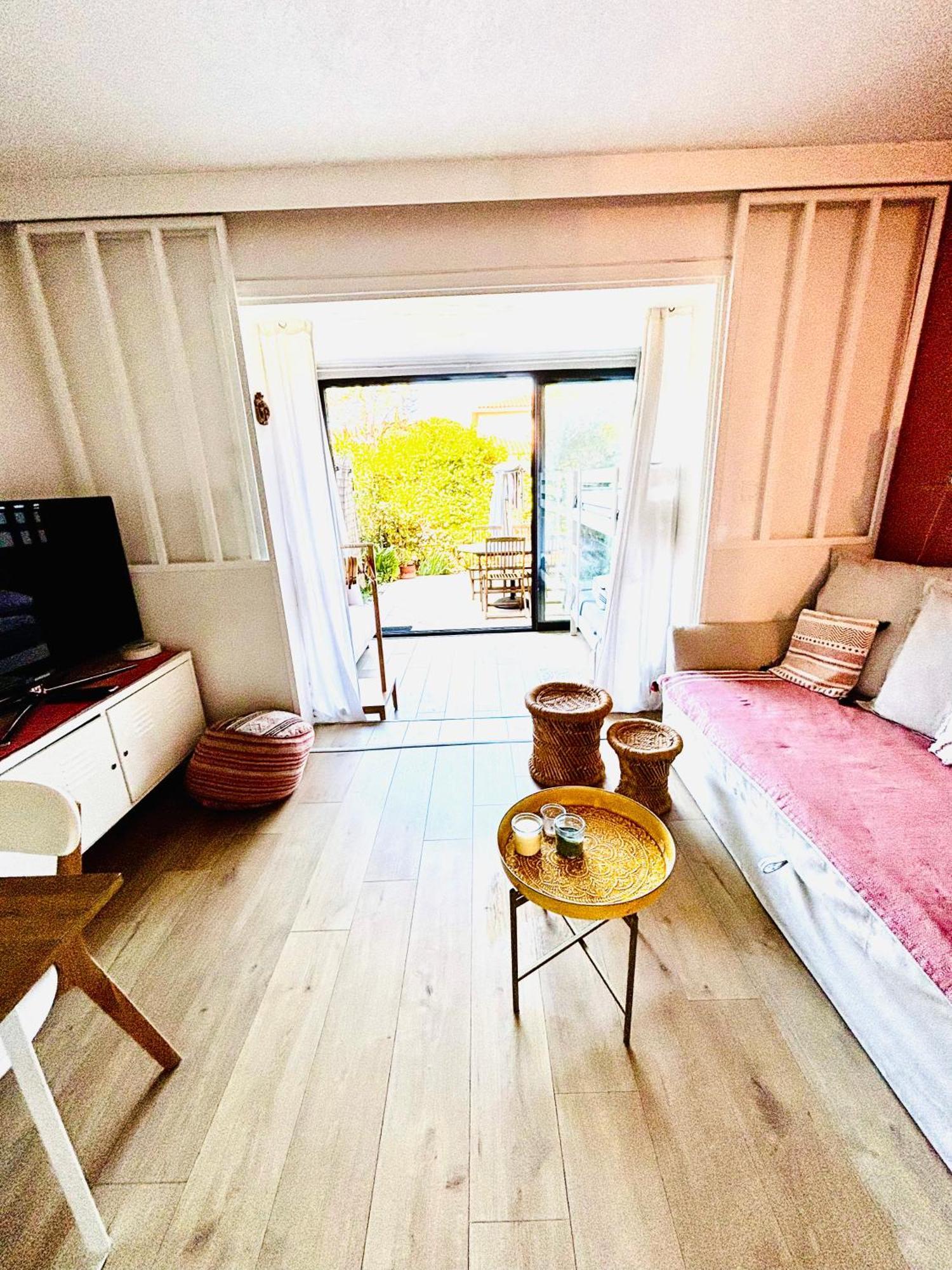 La Petite Pinede Studio Climatise Proche Plage ซานารี-ซูร์-แมร์ ภายนอก รูปภาพ